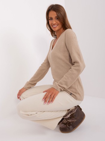 Dark beige classic sweater with ribbing