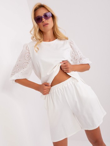 Ecru two-piece summer set with shorts