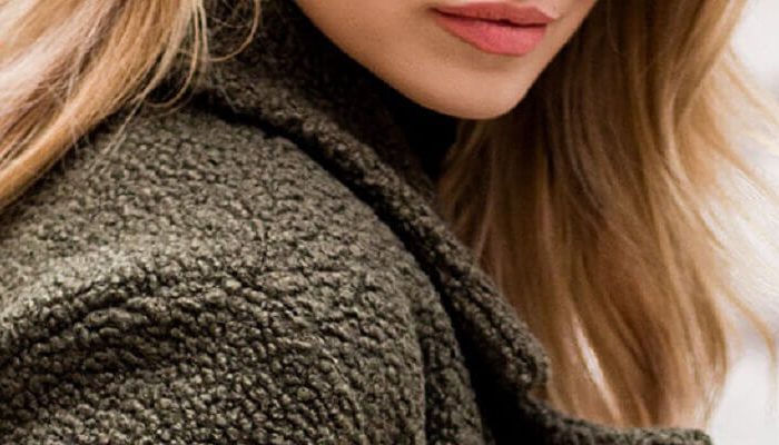 Women’s jacket khaki: the most fashionable styles