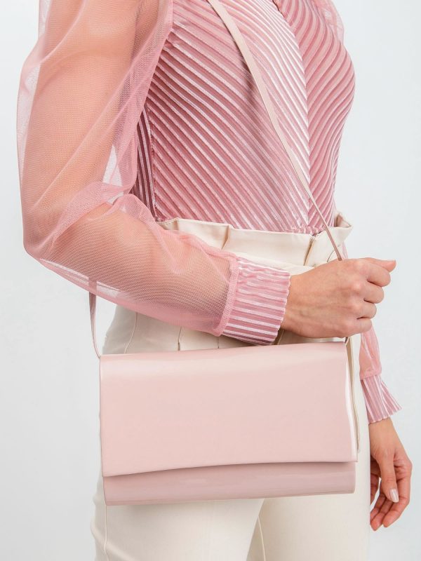 Pudr pink clutch bag made of patent leather