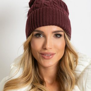 Plum cap with rib and fur pompom