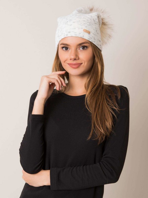 Ecru women's hat with pompom RUE PARIS