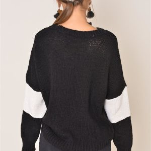 Black and white sweater BSL