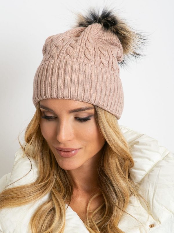 Dirty pink hat with rib and fur pompom