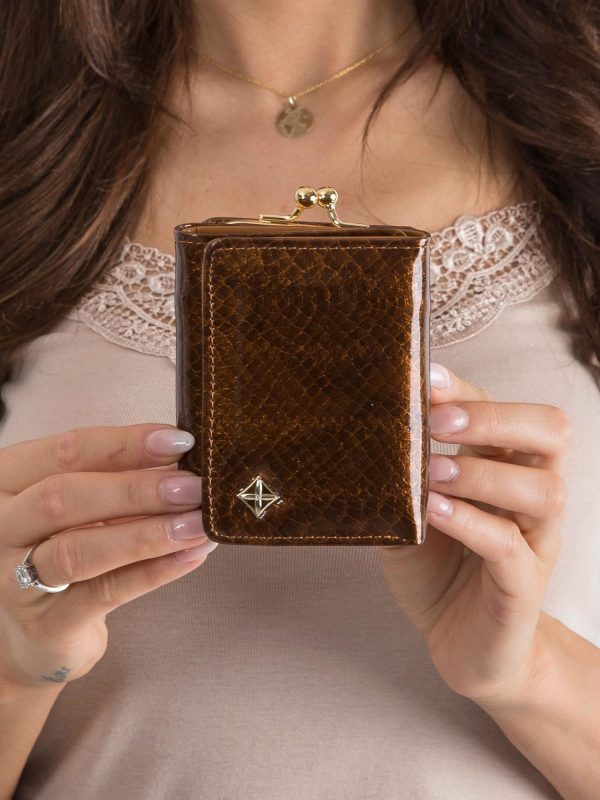 Brown lacquered wallet with animal motif