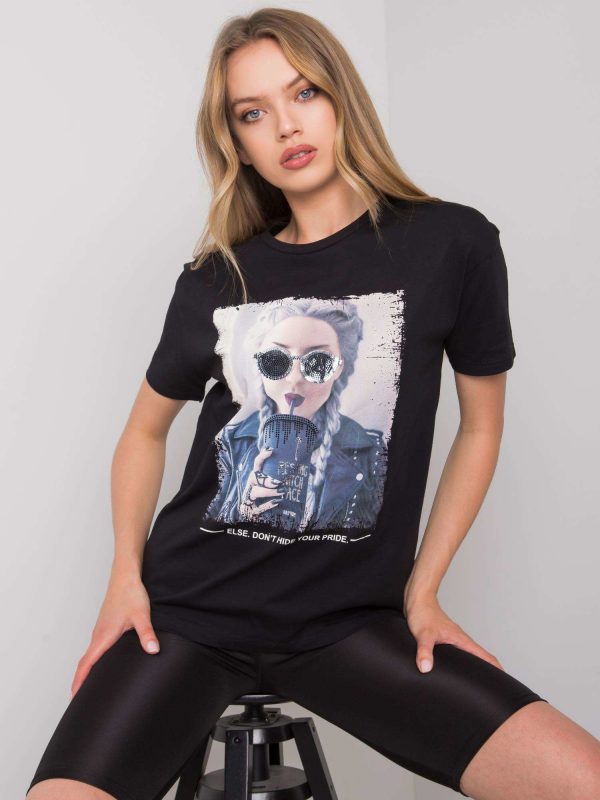 Black t-shirt with print by Kemmy