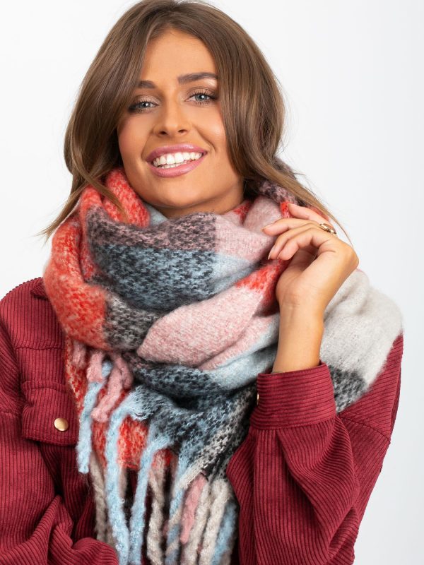 Coral-pink scarf with fringes