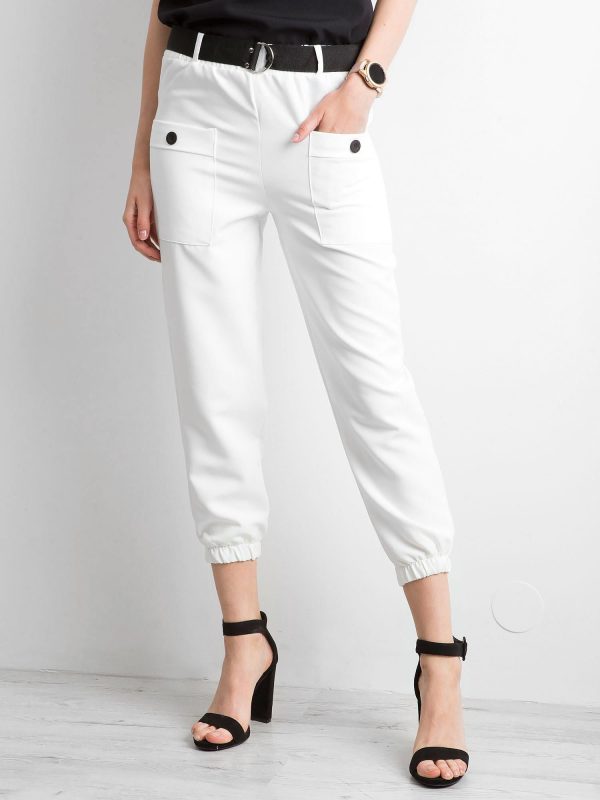 White trousers with welts