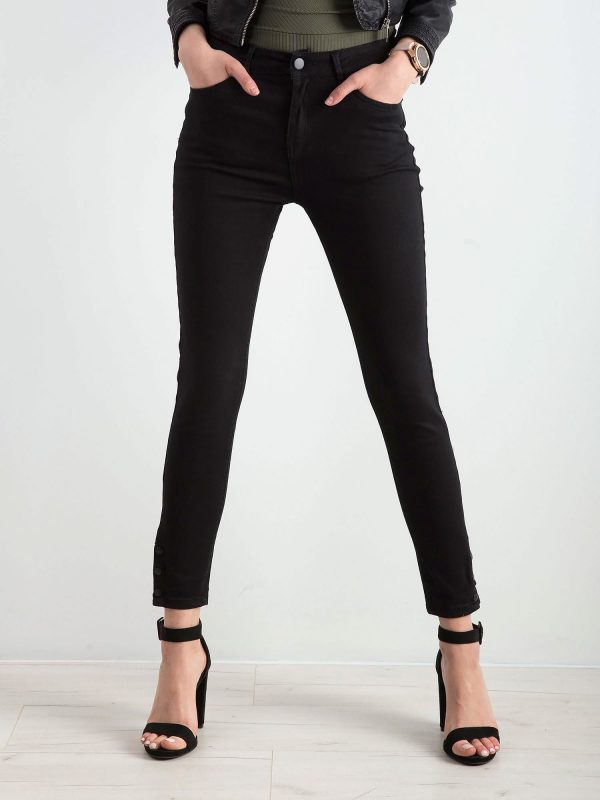 Black skinny pants