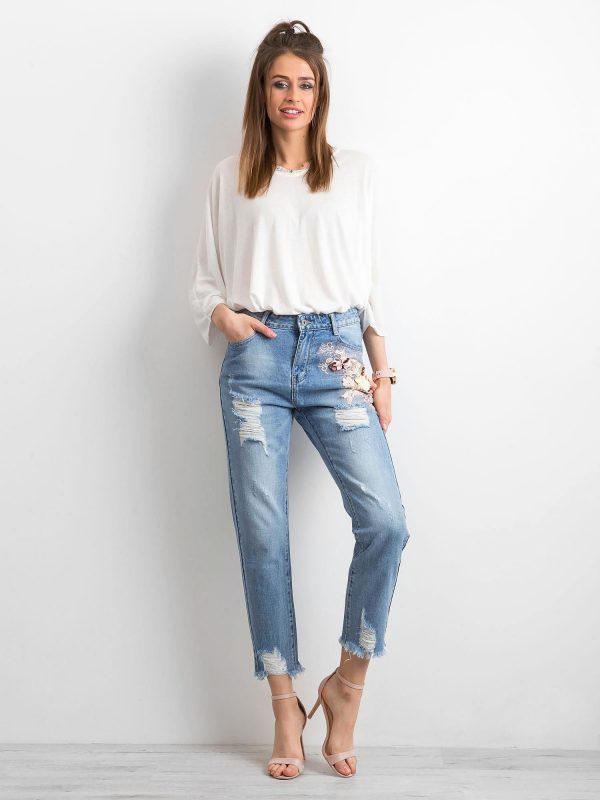 Blue mom jeans pants with floral applique