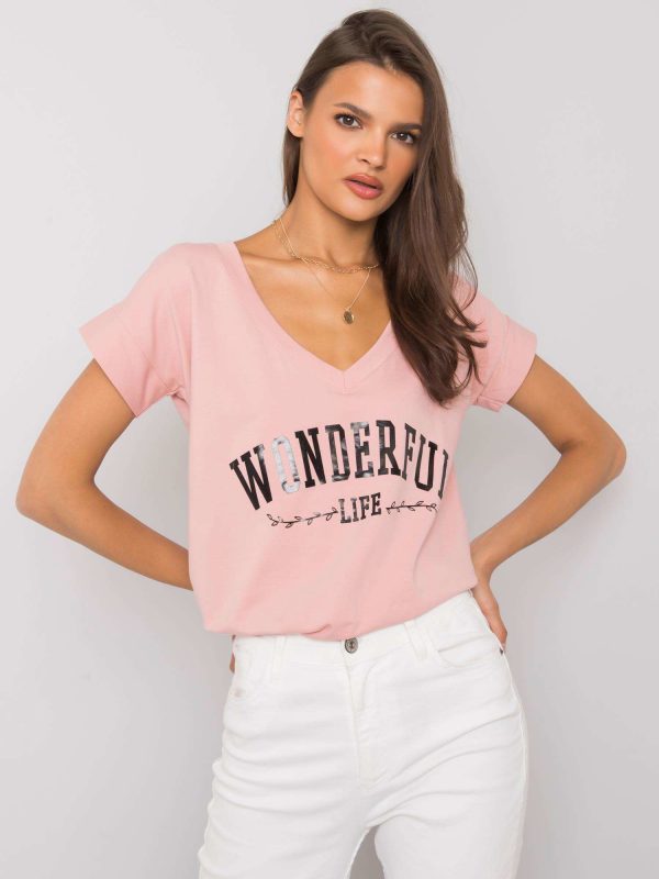 Light pink t-shirt with Leila inscription