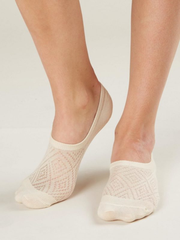 Beige women's feet