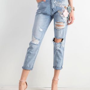 Light blue boyfriend jeans with applique