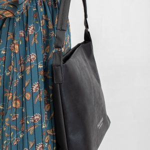 Women's shoulder bag made of eco leather black