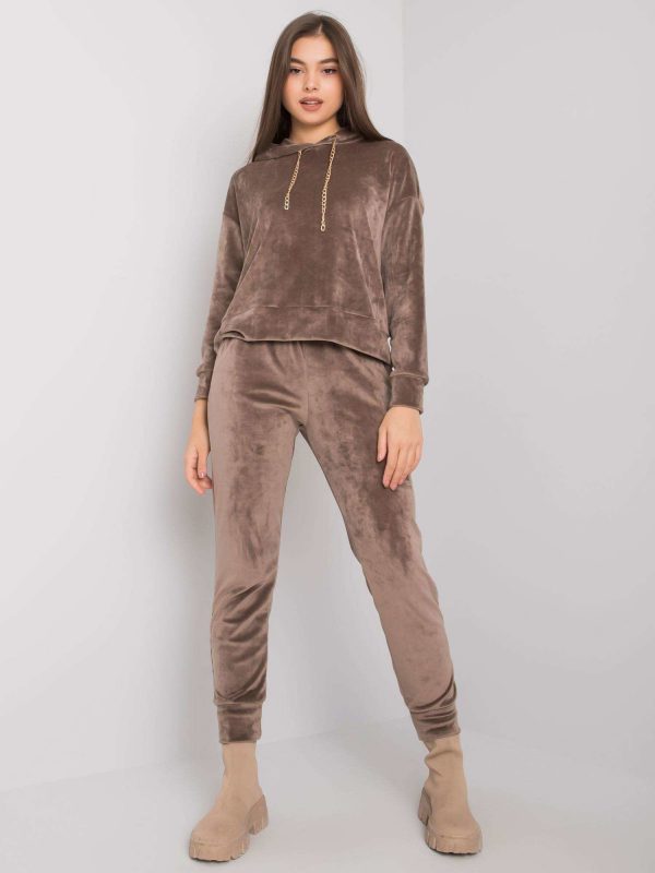 Beige velour set with Chanya pants