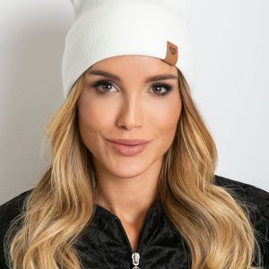 Ecru beanie hat with wool