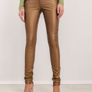 Miley's light brown pants