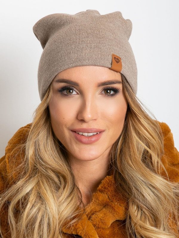 Dark beige beanie hat with wool