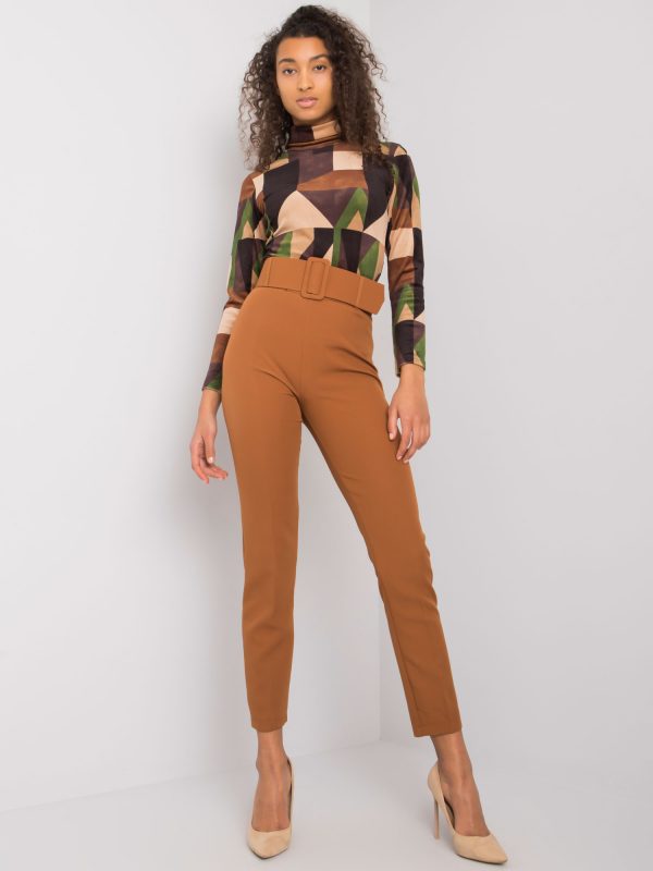 Light brown trousers with Aurella belt