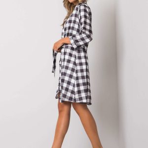 White and black three-piece chequered night set