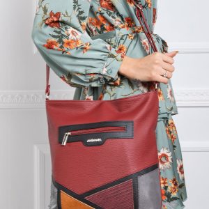 Burgundy bag with applique