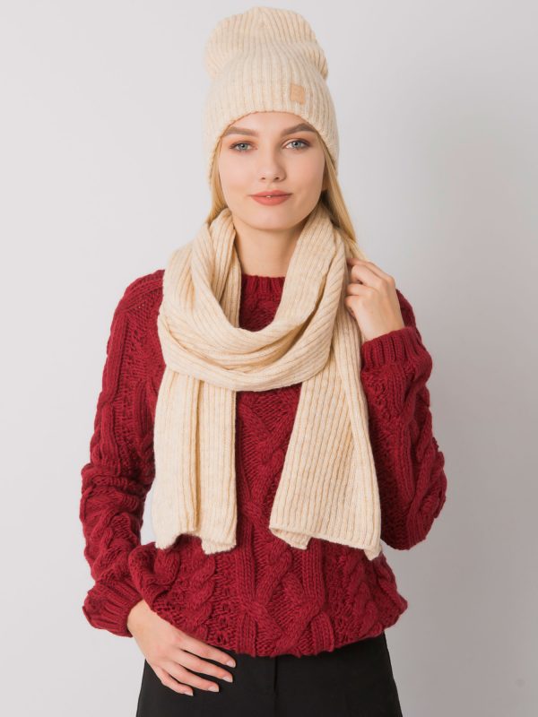 Beige winter set hat and scarf RUE PARIS