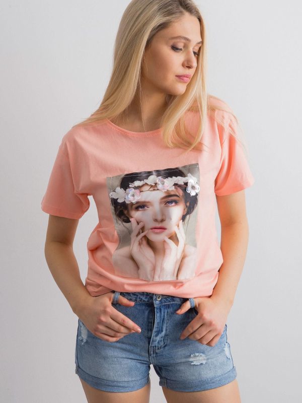 Peach t-shirt with 3D application