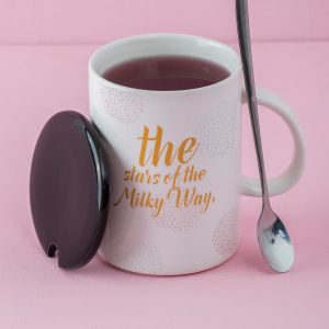 Ecru mug with spoon and lid