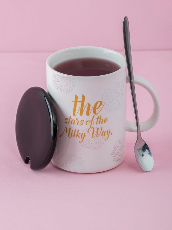 Ecru mug with spoon and lid