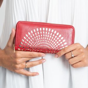 Red wallet with openwork pattern