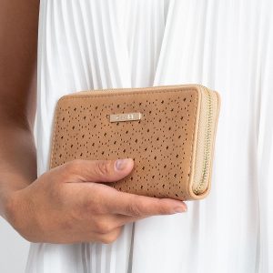 Beige wallet with stars