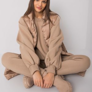 Dark beige three-piece set with Minneola vest