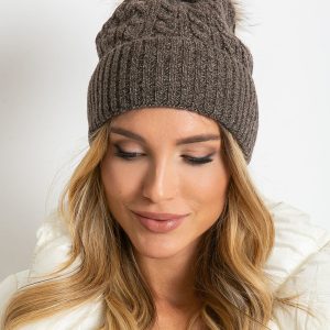 Dark brown hat with ribbing and fur pompom