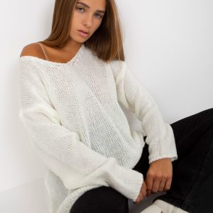 Wholesale Ecru sweater overszie with V neckline Stella OCH BELLA