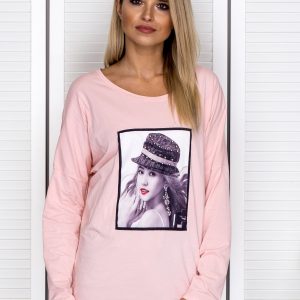 Wholesale Women's blouse with girl portrait and pearls pink