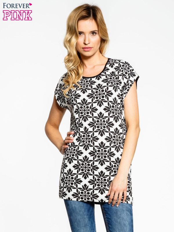 Wholesale Black t-shirt with geometric ornament print