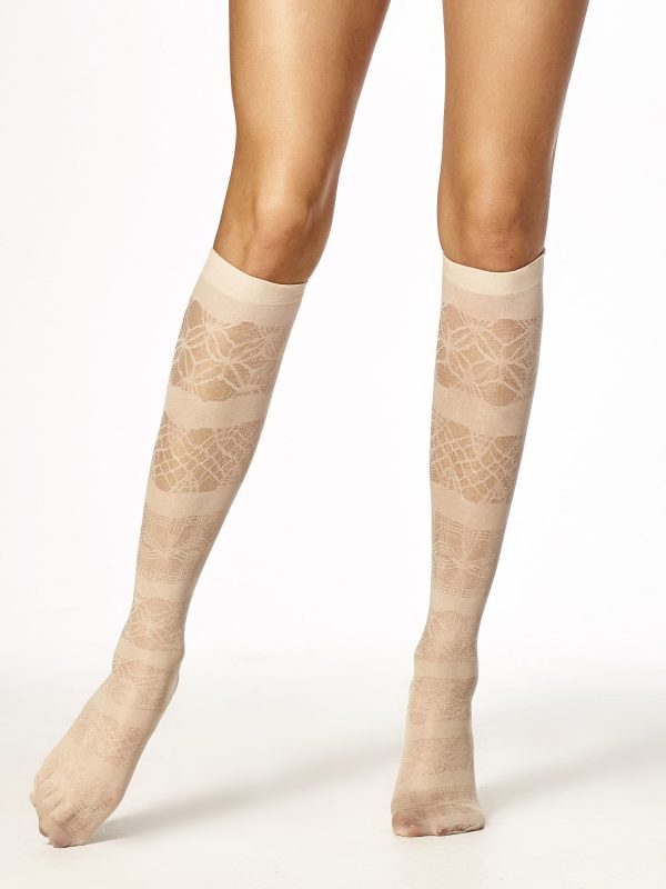 Wholesale Women's knee-socks in geometric patterns beige