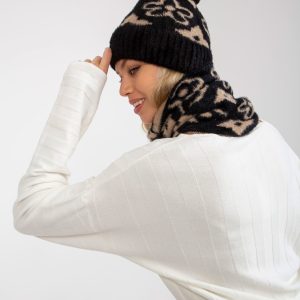 Wholesale Black and beige women's winter hat with patterns