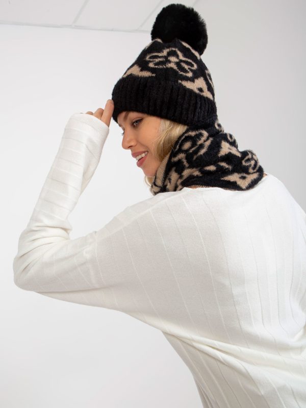 Wholesale Black and beige women's winter hat with patterns