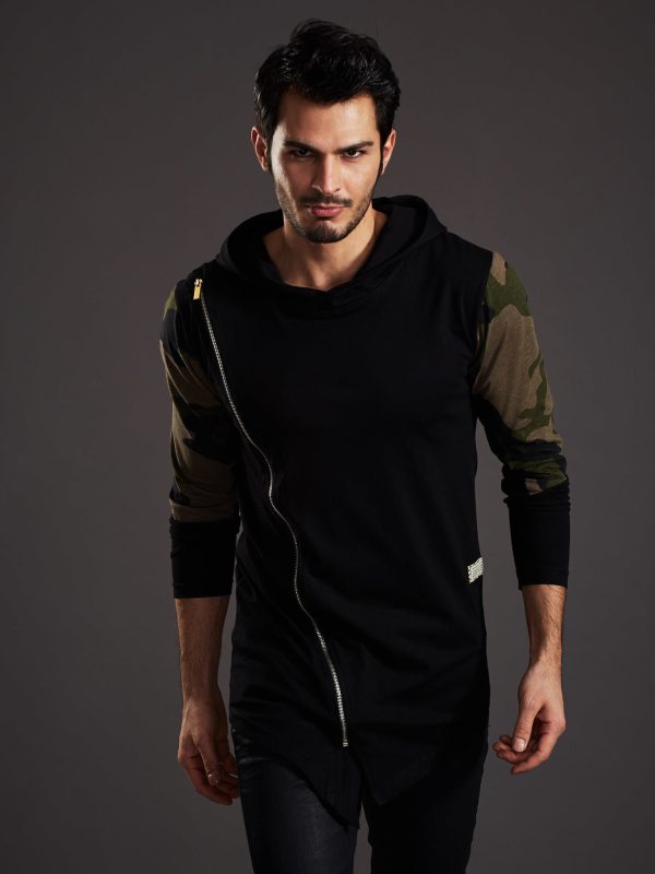 Wholesale Black sweatshirt for men with asymmetrical zipper and camo inserts