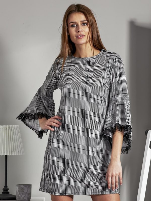 Wholesale Patterned dress with Spanish sleeves black and white