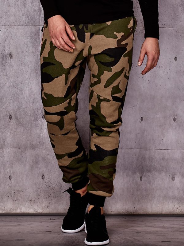 Wholesale Beige warmed sweatpants for men in camo pattern