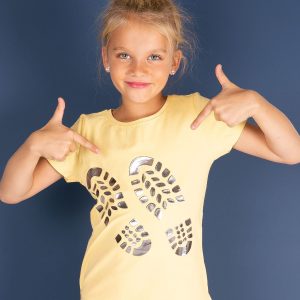 Wholesale Yellow girl t-shirt with shoe print