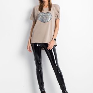 Wholesale Beige t-shirt with lip motif