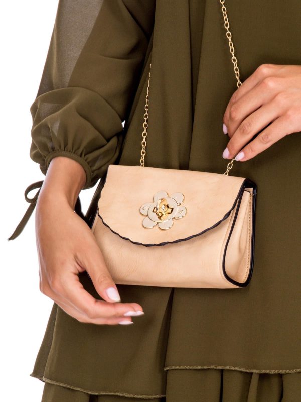 Wholesale Beige handbag with decorative clasp