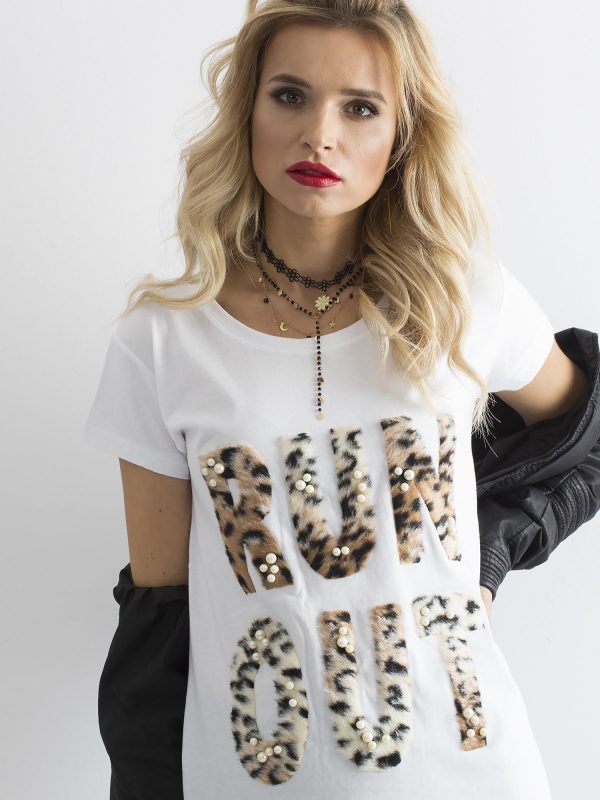 Wholesale White long t-shirt with fur lettering and pearls