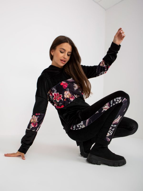 Wholesale Women's Black Velvet Set with Floral Pattern RUE PARIS