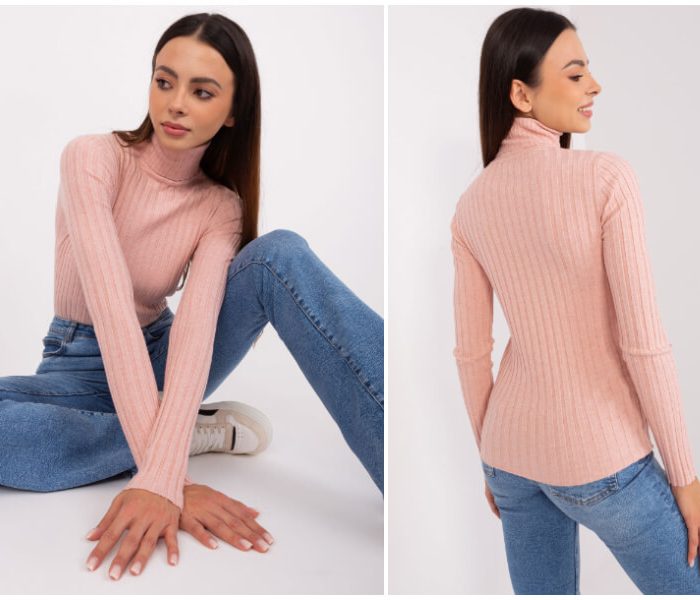 Turtleneck sweater – how to style it for colder days?